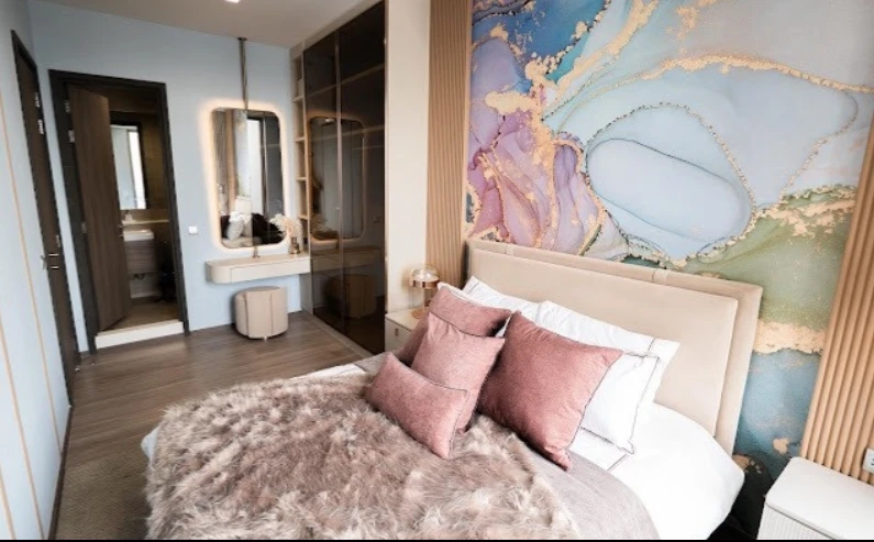 For rent: Rhythm Charoenkrung Pavillion. Beautiful room, well-decorated with built-in furniture. Book now!