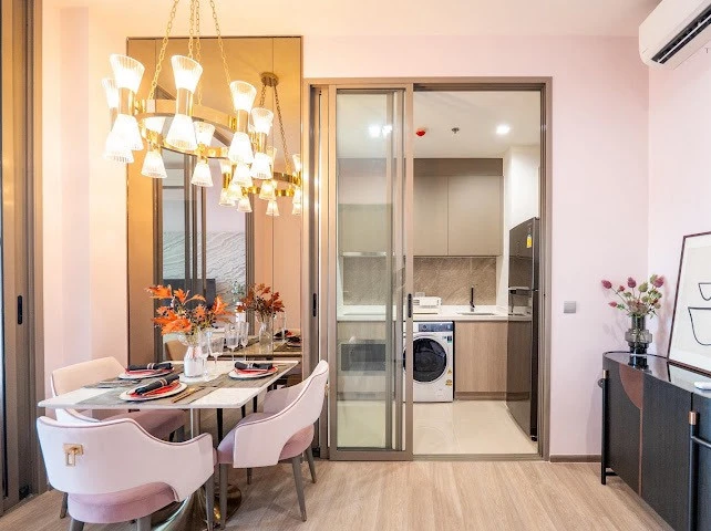 For rent: Rhythm Charoenkrung Pavillion. Beautiful room, well-decorated with built-in furniture. Book now!