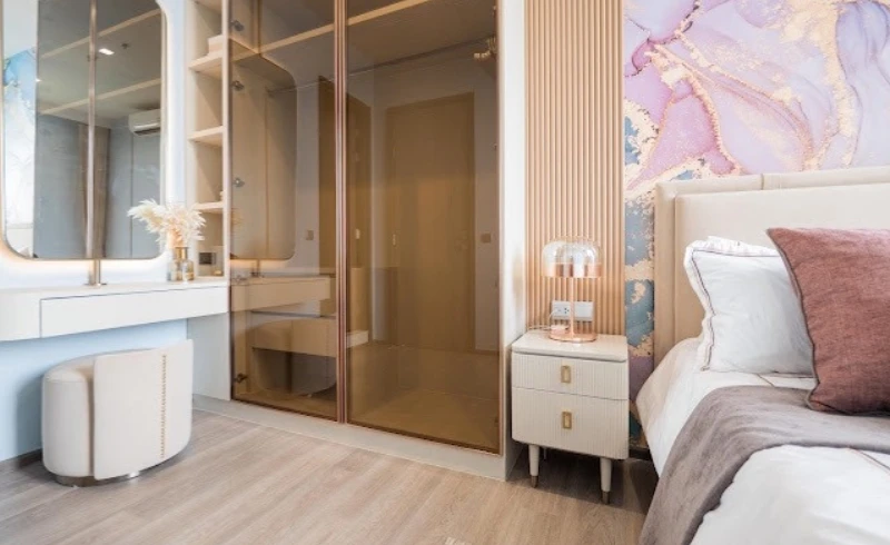 For rent: Rhythm Charoenkrung Pavillion. Beautiful room, well-decorated with built-in furniture. Book now!
