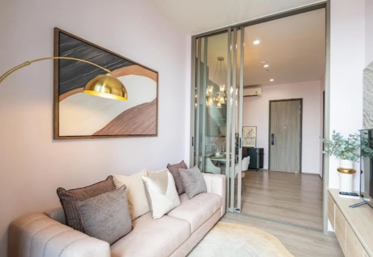 For rent: Rhythm Charoenkrung Pavillion. Beautiful room, well-decorated with built-in furniture. Book now!