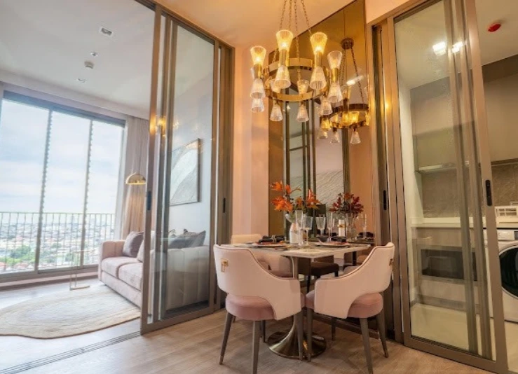 For rent: Rhythm Charoenkrung Pavillion. Beautiful room, well-decorated with built-in furniture. Book now!