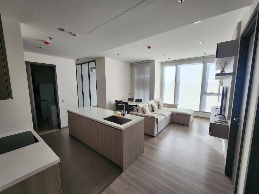 For rent: Rhythm Charoenkrung Pavillion, large room, lots of space, 16th floor, view with no tall buildings blocking it, book first, get it first.