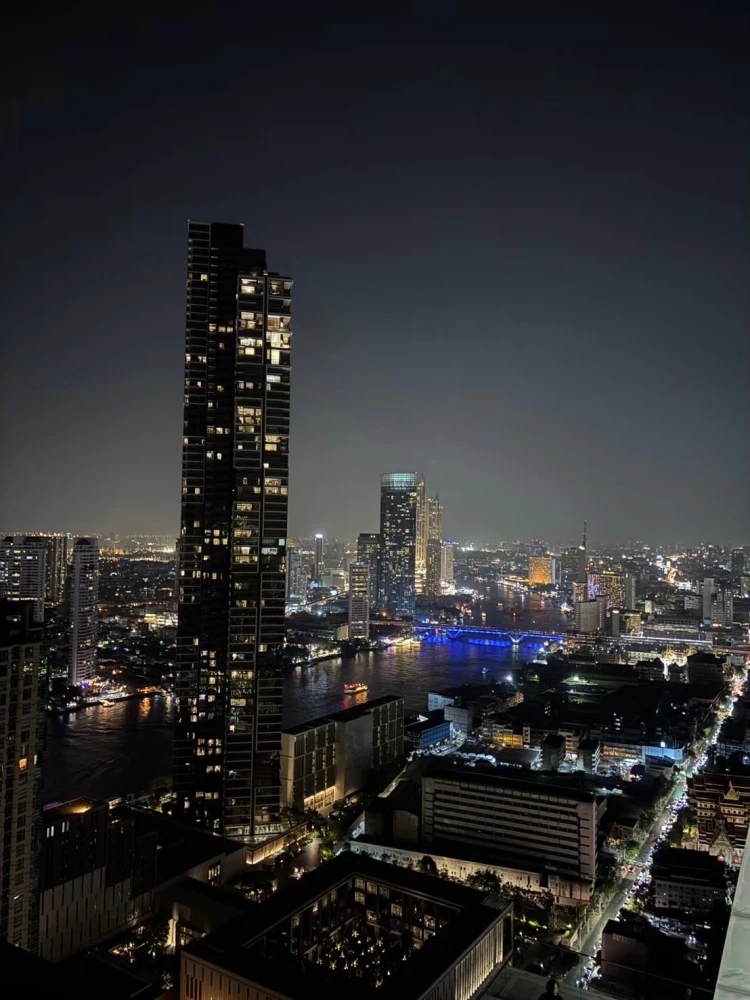 For rent: Rhythm Charoenkrung Pavillion, large room, lots of space, 16th floor, view with no tall buildings blocking it, book first, get it first.