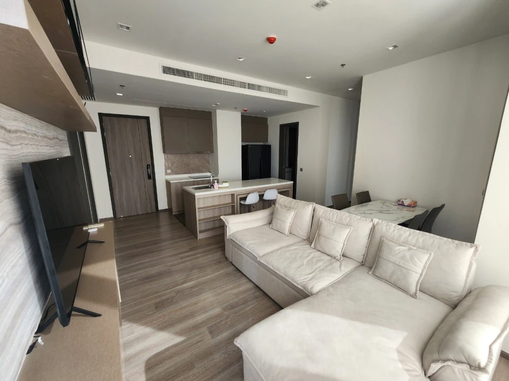 For rent: Rhythm Charoenkrung Pavillion, large room, lots of space, 16th floor, view with no tall buildings blocking it, book first, get it first.