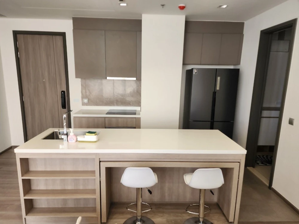 For rent: Rhythm Charoenkrung Pavillion, large room, lots of space, 16th floor, view with no tall buildings blocking it, book first, get it first.