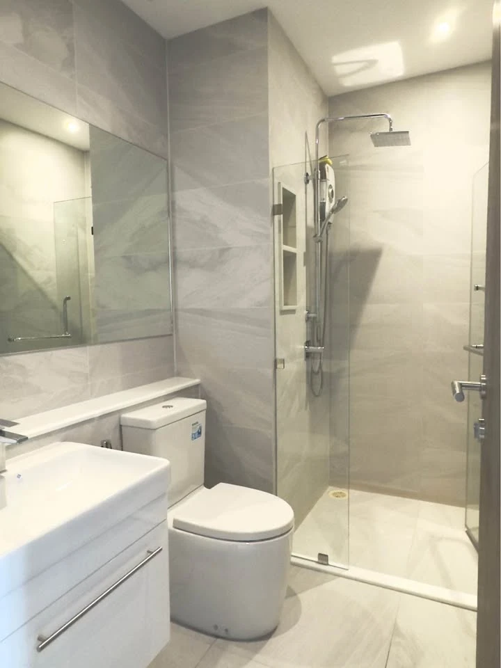 For rent: Rhythm Ekkamai Estate, city view, onsen, fully furnished, nice atmosphere, you will regret it if you miss it.
