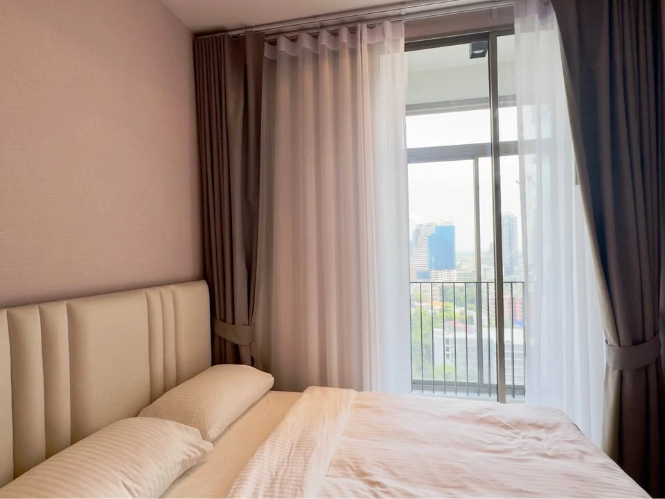 For rent: Rhythm Ekkamai Estate, city view, onsen, fully furnished, nice atmosphere, you will regret it if you miss it.