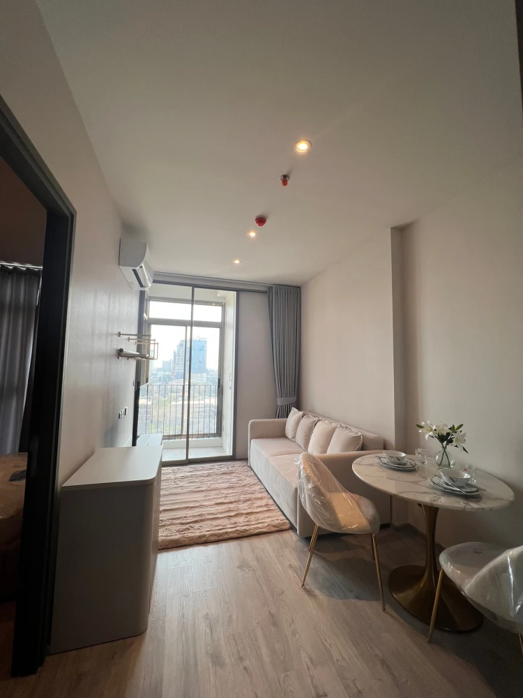For rent: Rhythm Ekkamai Estate, fully furnished unit. Book now! Don't miss out! Act fast!