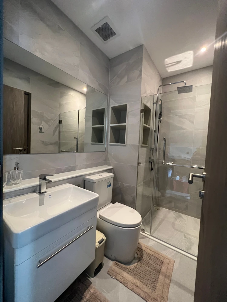 For rent: Rhythm Ekkamai Estate, fully furnished unit. Book now! Don't miss out! Act fast!