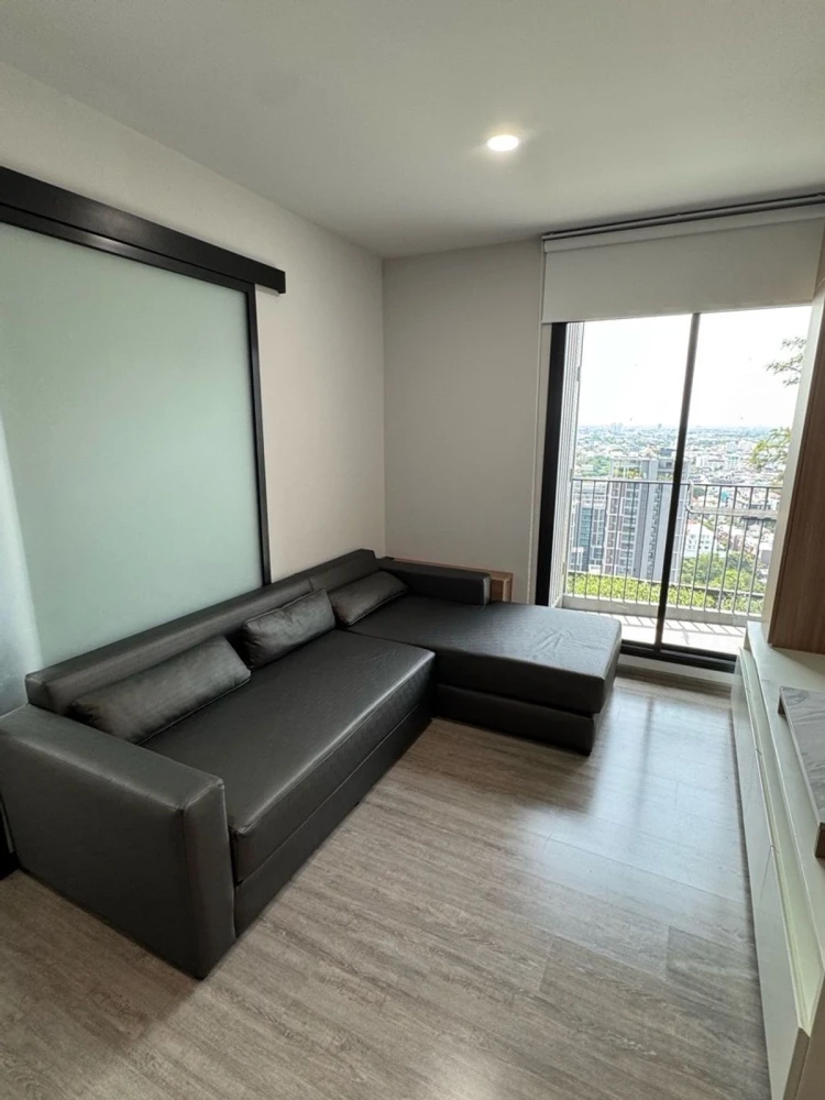 For rent: RHYTHM Ekkamai, 27th floor, beautiful room, fully furnished, nice to live in, reserve now, don't miss out, hurry!