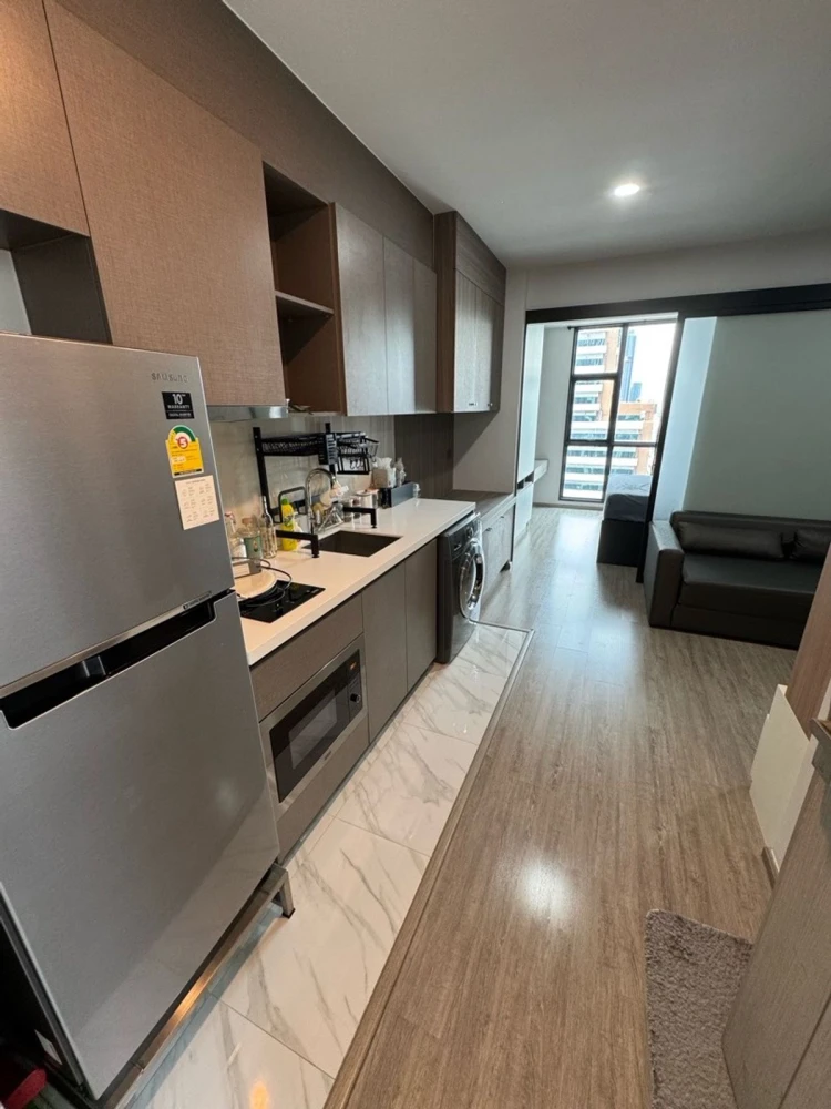 For rent: RHYTHM Ekkamai, 27th floor, beautiful room, fully furnished, nice to live in, reserve now, don't miss out, hurry!