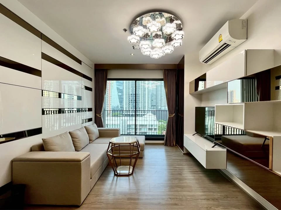 For rent: Rhythm Ekkamai, spacious room, comfortable, suitable for a family, comes with complete facilities, book now before you miss out!!