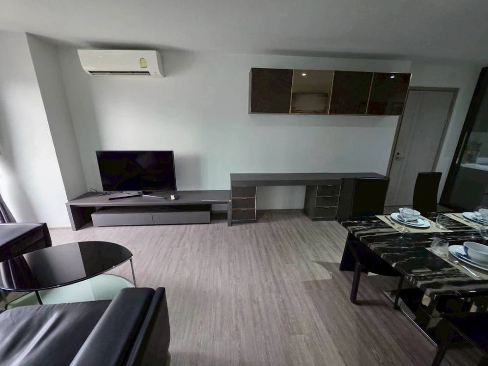 For rent: RHYTHM Ekkamai, beautifully decorated room with a theme, lots of usable space, beautiful view, not blocked, don't miss it.