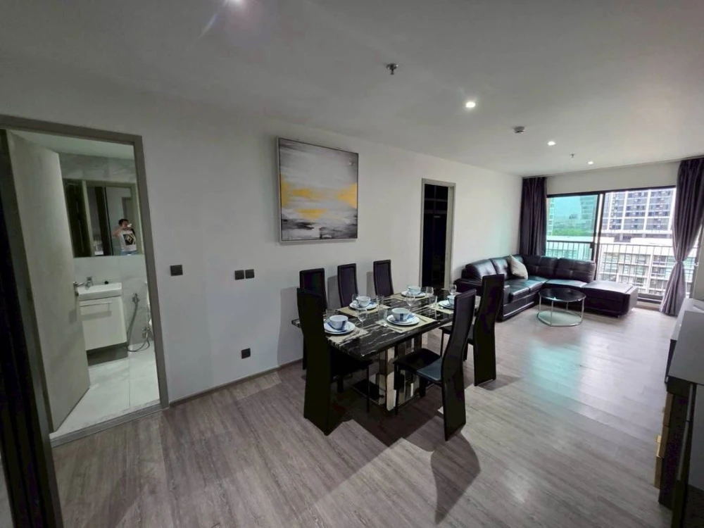 For rent: RHYTHM Ekkamai, beautifully decorated room with a theme, lots of usable space, beautiful view, not blocked, don't miss it.