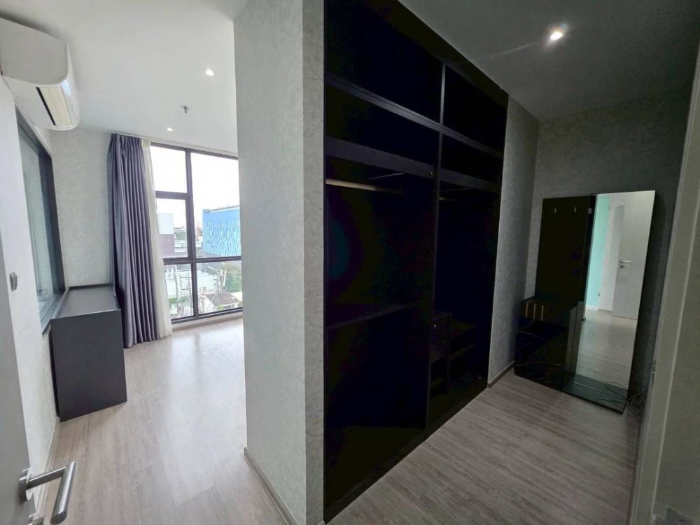 For rent: RHYTHM Ekkamai, beautifully decorated room with a theme, lots of usable space, beautiful view, not blocked, don't miss it.
