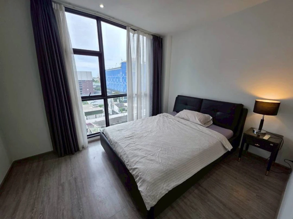 For rent: RHYTHM Ekkamai, beautifully decorated room with a theme, lots of usable space, beautiful view, not blocked, don't miss it.