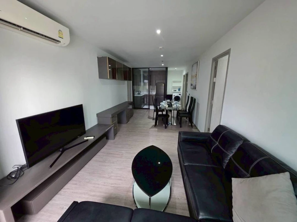 For rent: RHYTHM Ekkamai, beautifully decorated room with a theme, lots of usable space, beautiful view, not blocked, don't miss it.
