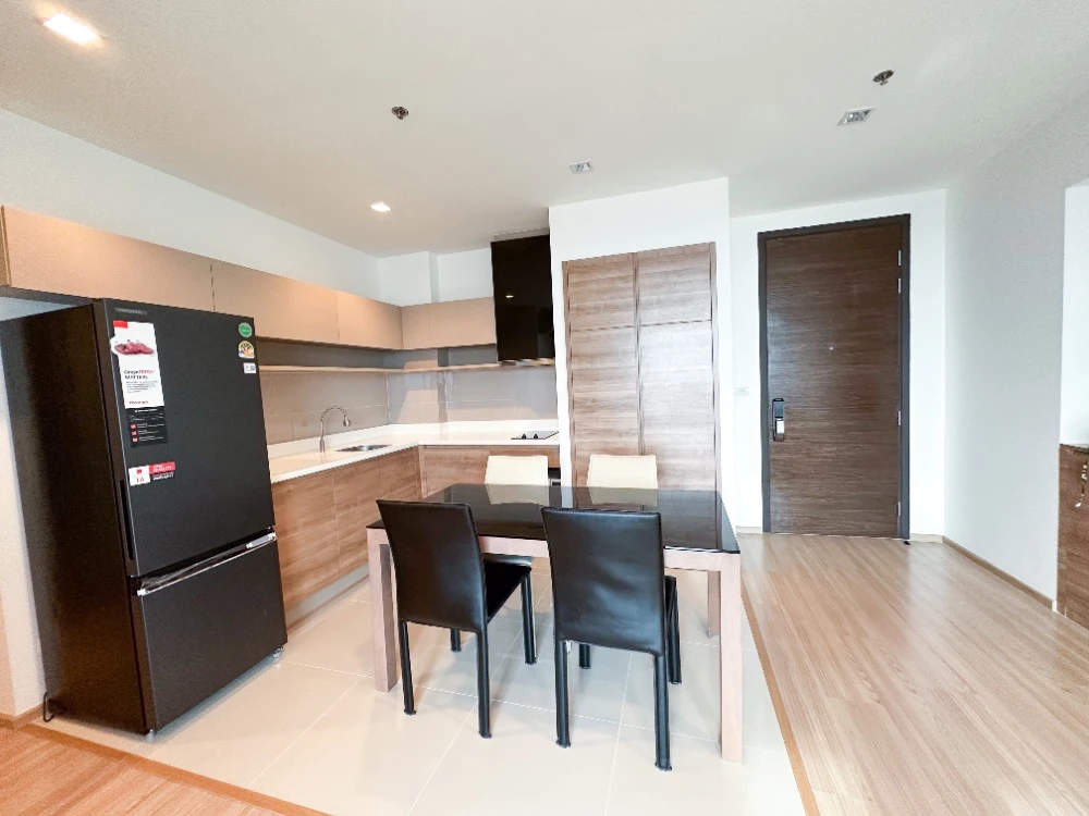 For rent: Rhythm Phahon-Ari, 29th floor, corner unit, fully furnished, very livable. Book now, don't miss out!