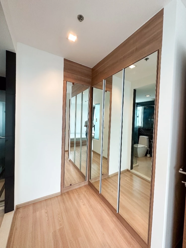 For rent: Rhythm Phahon-Ari, 29th floor, corner unit, fully furnished, very livable. Book now, don't miss out!