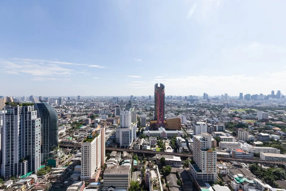 For rent: Rhythm Phahon-Ari, fully furnished, ready to move in, high floor, open view, meets all needs.
