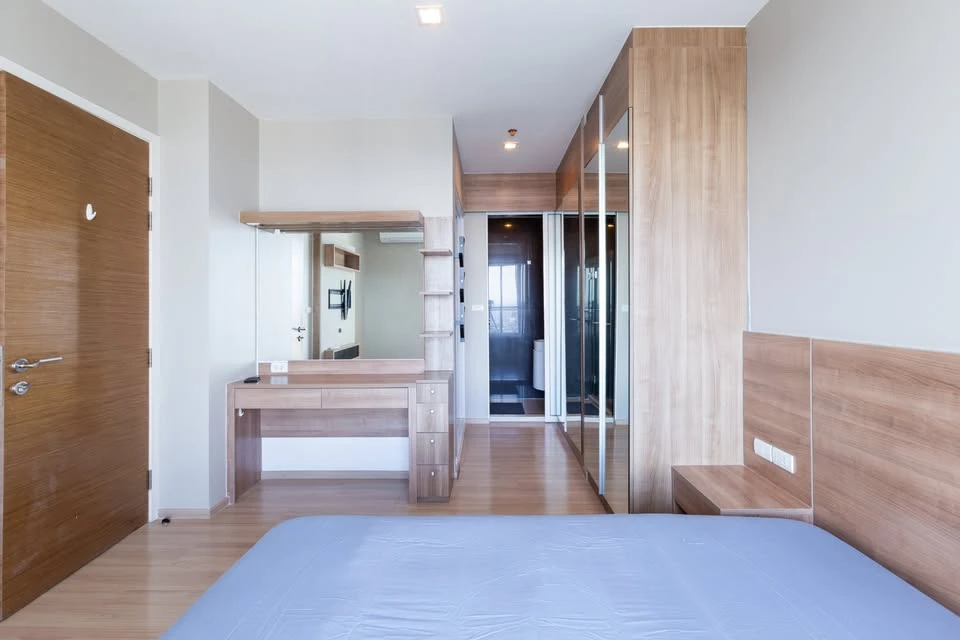 For rent: Rhythm Phahon-Ari, fully furnished, ready to move in, high floor, open view, meets all needs.