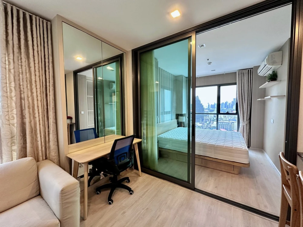For rent: Rhythm Rangnam, 1 bedroom, 1 bathroom, decorated in a theme, with quality built-in furniture. Reserve now!