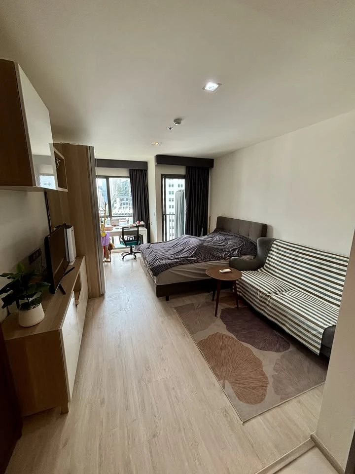 Studio apartment for rent at Rhythm Rangnam. Prime location and fully furnished. Don't miss out!