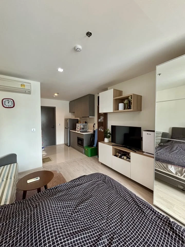 Studio apartment for rent at Rhythm Rangnam. Prime location and fully furnished. Don't miss out!