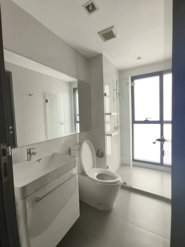 For rent: Rhythm Rangnam, excellent condition unit on the 25th floor with great views and privacy. This unit is a great deal, units in this location b