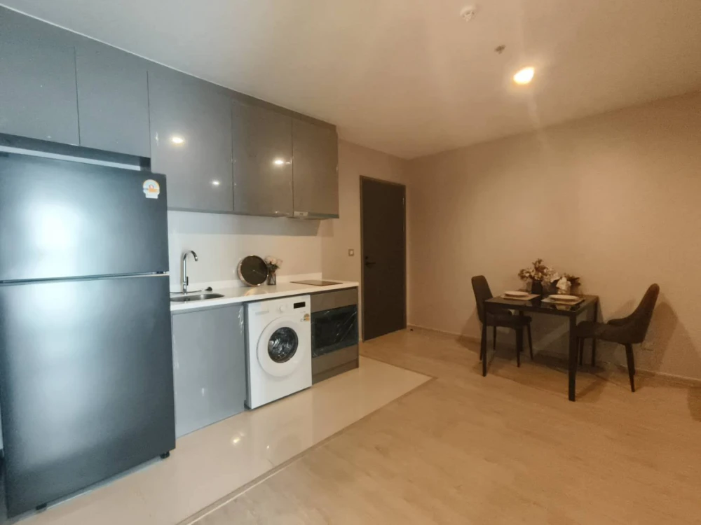 For rent: Rhythm Rangnam, excellent condition unit on the 25th floor with great views and privacy. This unit is a great deal, units in this location b