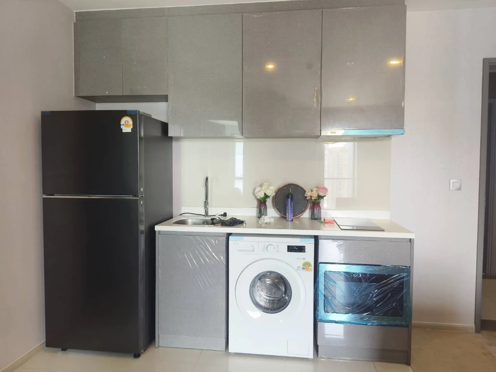 For rent: Rhythm Rangnam, excellent condition unit on the 25th floor with great views and privacy. This unit is a great deal, units in this location b