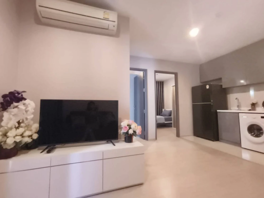 For rent: Rhythm Rangnam, excellent condition unit on the 25th floor with great views and privacy. This unit is a great deal, units in this location b