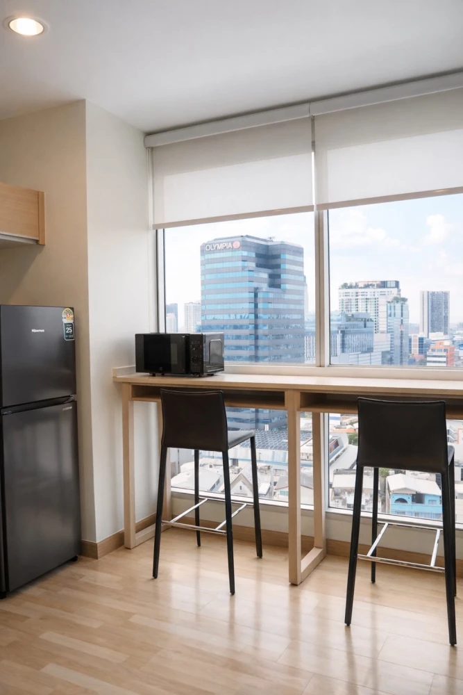 For rent: Rhythm Ratchada, 1 bedroom, 1 bathroom, spacious living area, fully furnished. Don't miss out!