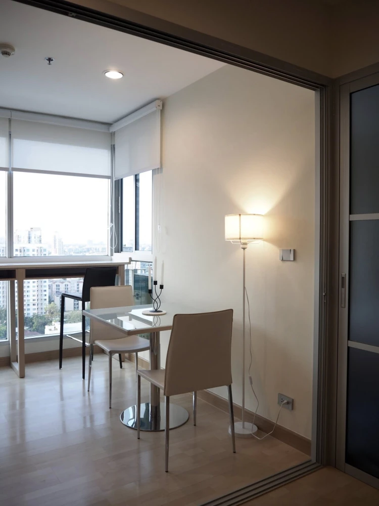 For rent: Rhythm Ratchada, 1 bedroom, 1 bathroom, spacious living area, fully furnished. Don't miss out!