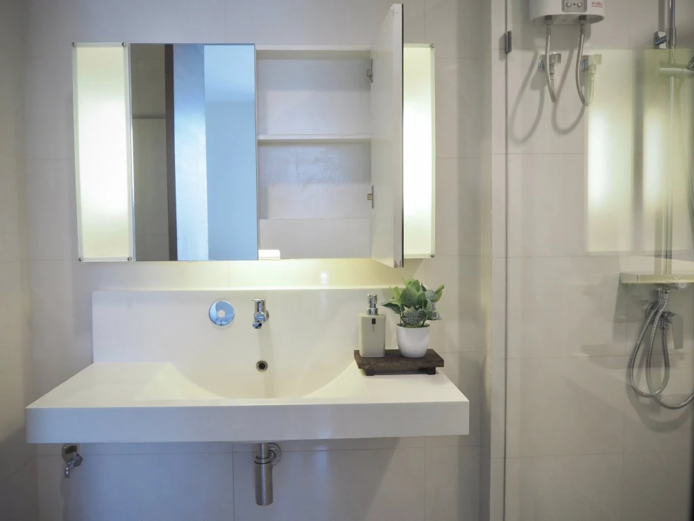 For rent: Rhythm Ratchada, 1 bedroom, 1 bathroom, spacious living area, fully furnished. Don't miss out!