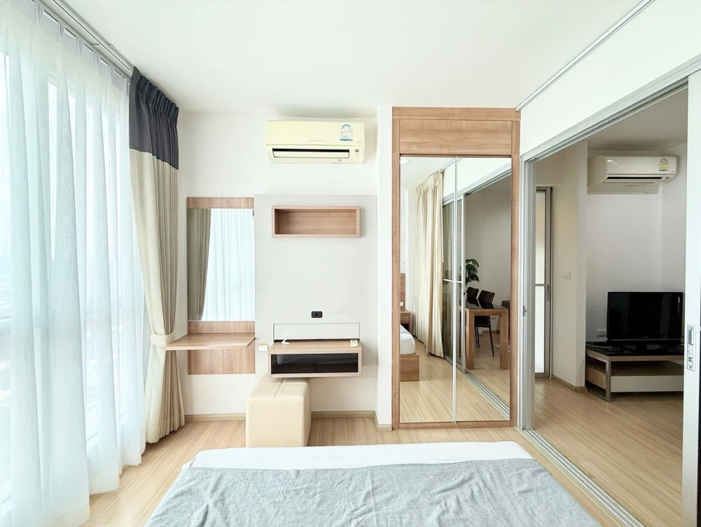 For rent: Rhythm Ratchada-Huaikhwang, 31st floor, fully furnished, very livable. Book now!