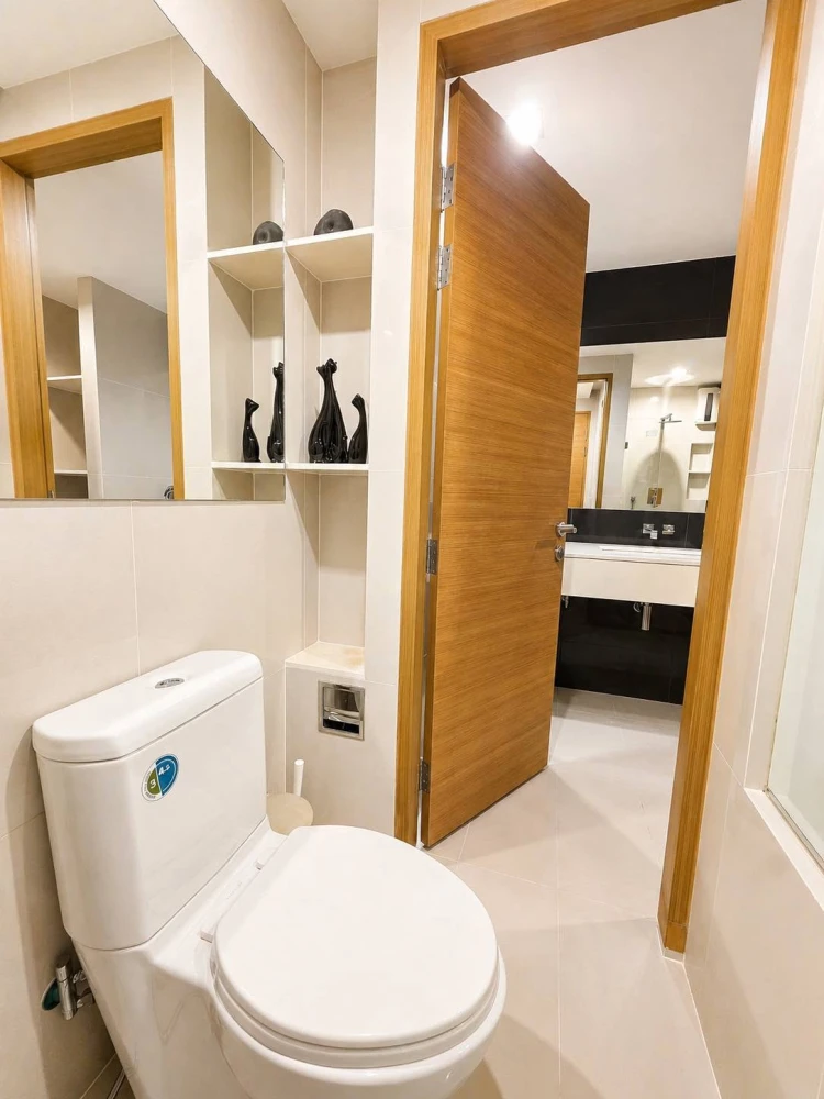 For rent: Rhythm Ratchada-Huaikhwang, high floor, Sky Kitchen unit with a Sky Bar in an Industrial Loft style, perfect for relaxing and enjoying the a
