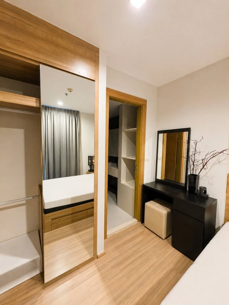 For rent: Rhythm Ratchada-Huaikhwang, high floor, Sky Kitchen unit with a Sky Bar in an Industrial Loft style, perfect for relaxing and enjoying the a