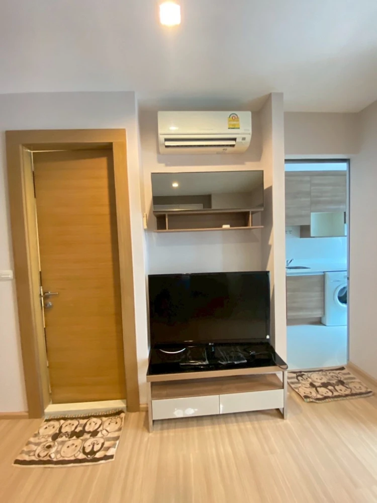 For rent: Rhythm Ratchada-Huaikhwang, a nice room with complete furniture and amenities. Don't miss it.