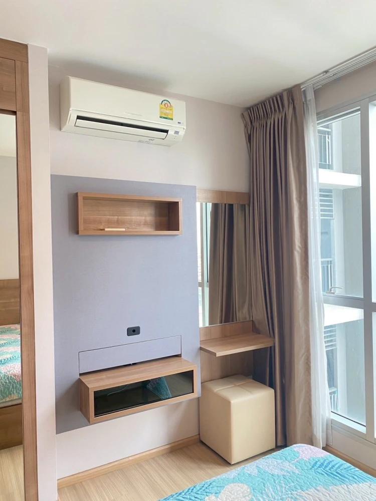 For rent: Rhythm Ratchada-Huaikhwang, a nice room with complete furniture and amenities. Don't miss it.