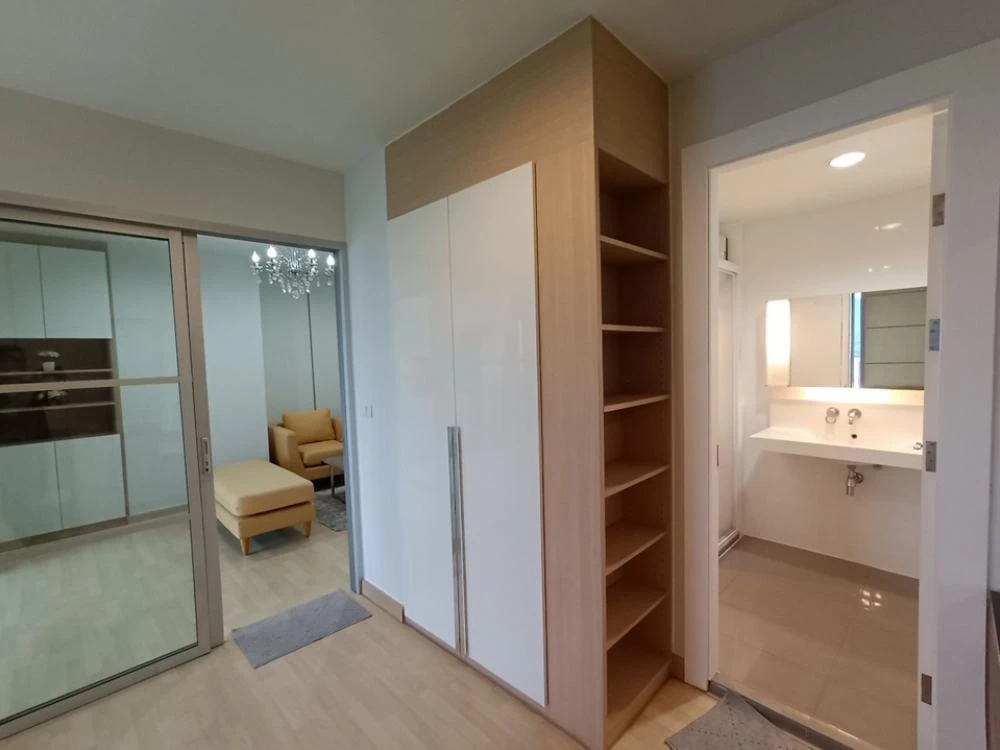 Rhythm Ratchada condo for rent, 19th floor, fully furnished and ready to move in. Book now!