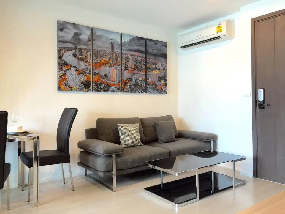 For rent: Rhythm Sathorn Narathiwas, 22nd floor, fully furnished, ready to move in. Book now!