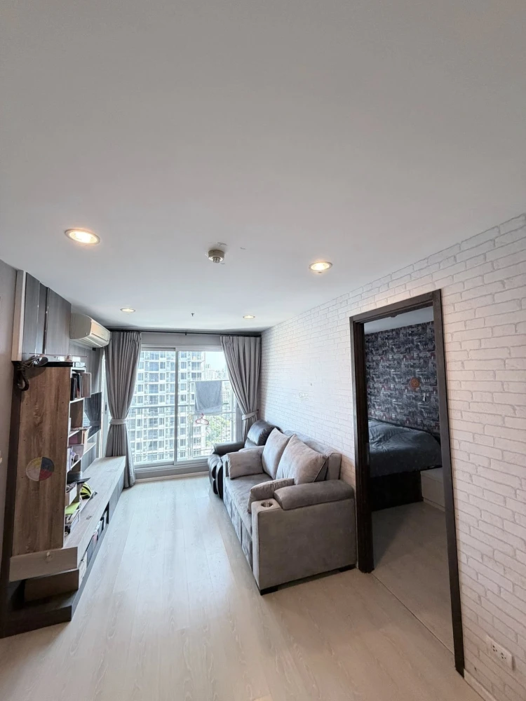 For rent: Rhythm Sathorn Narathiwas, ready-to-move-in unit on the 17th floor with high-floor views and complete amenities. Book now!
