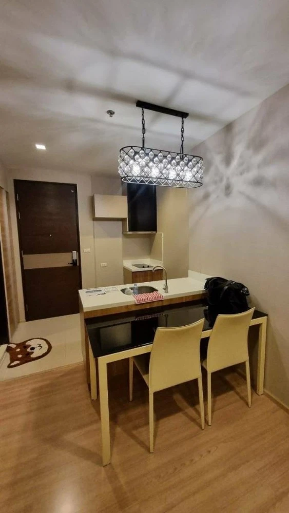 For rent: Rhythm Sathorn, 10th floor. A lovely, fully furnished unit. Book now! (Limited time offer!)