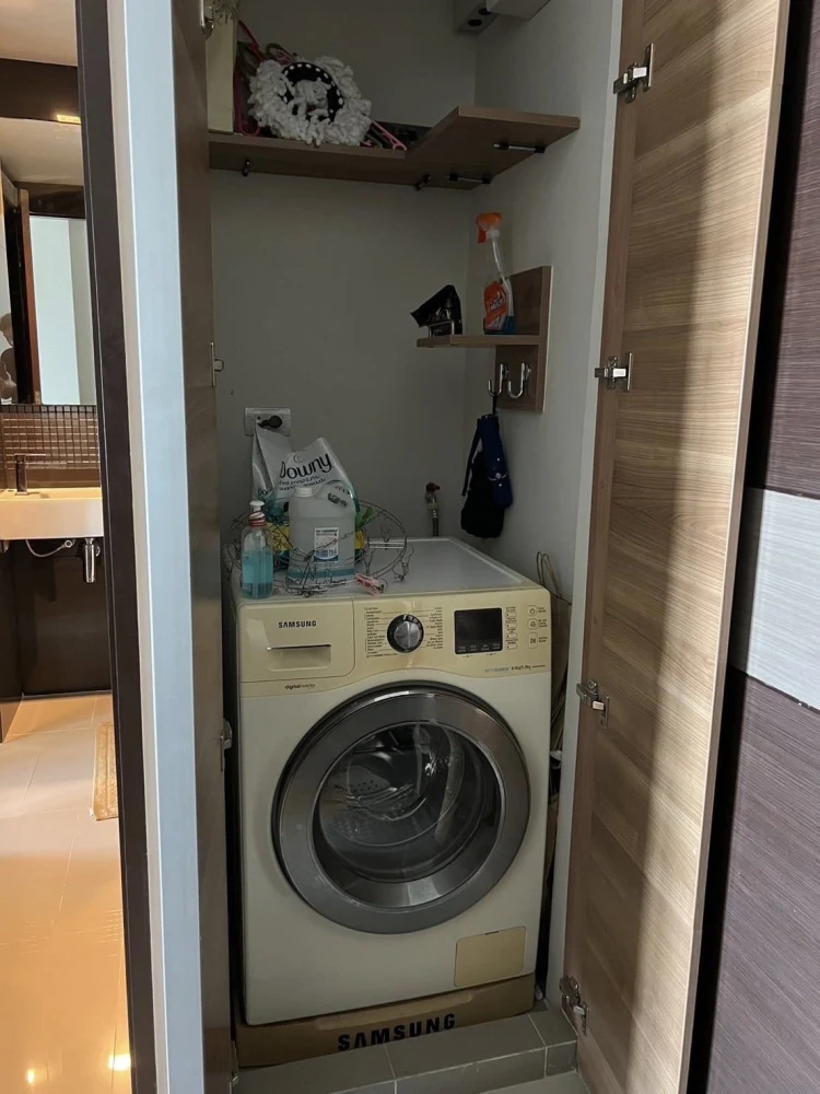 For rent: Rhythm Sathorn, 14th floor, nice room, fully furnished, interested, hurry and reserve now.