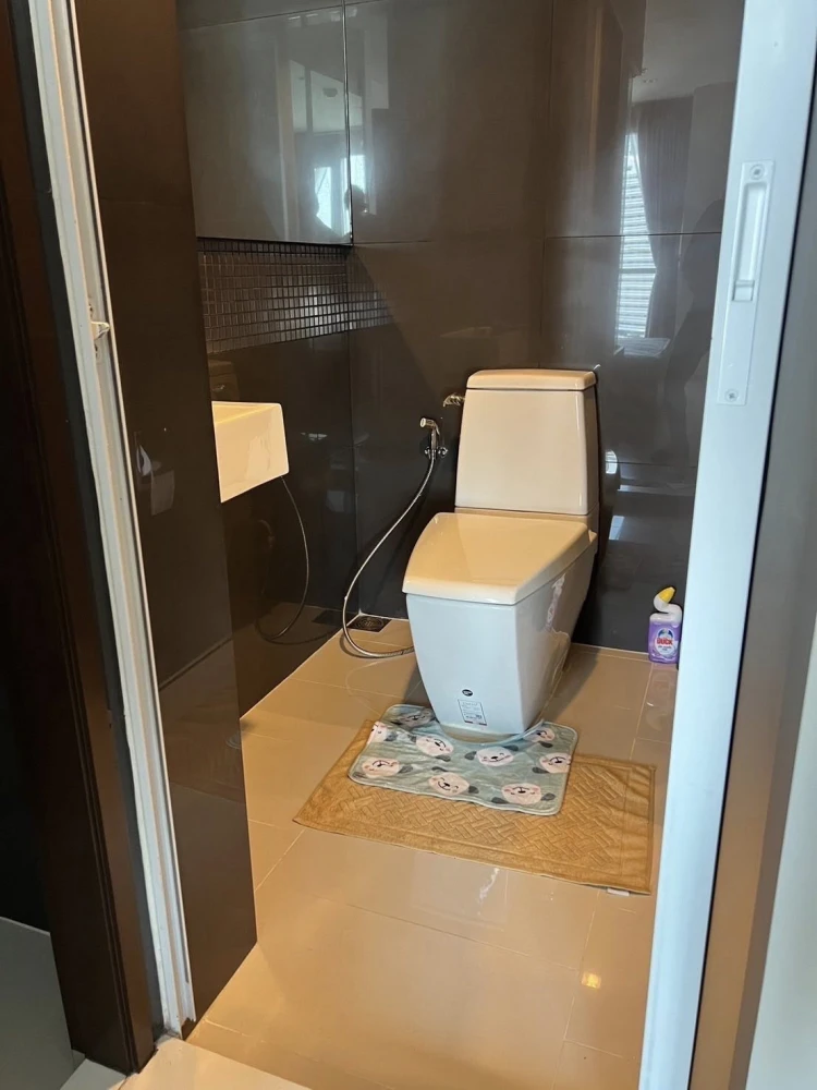 For rent: Rhythm Sathorn, 14th floor, nice room, fully furnished, interested, hurry and reserve now.