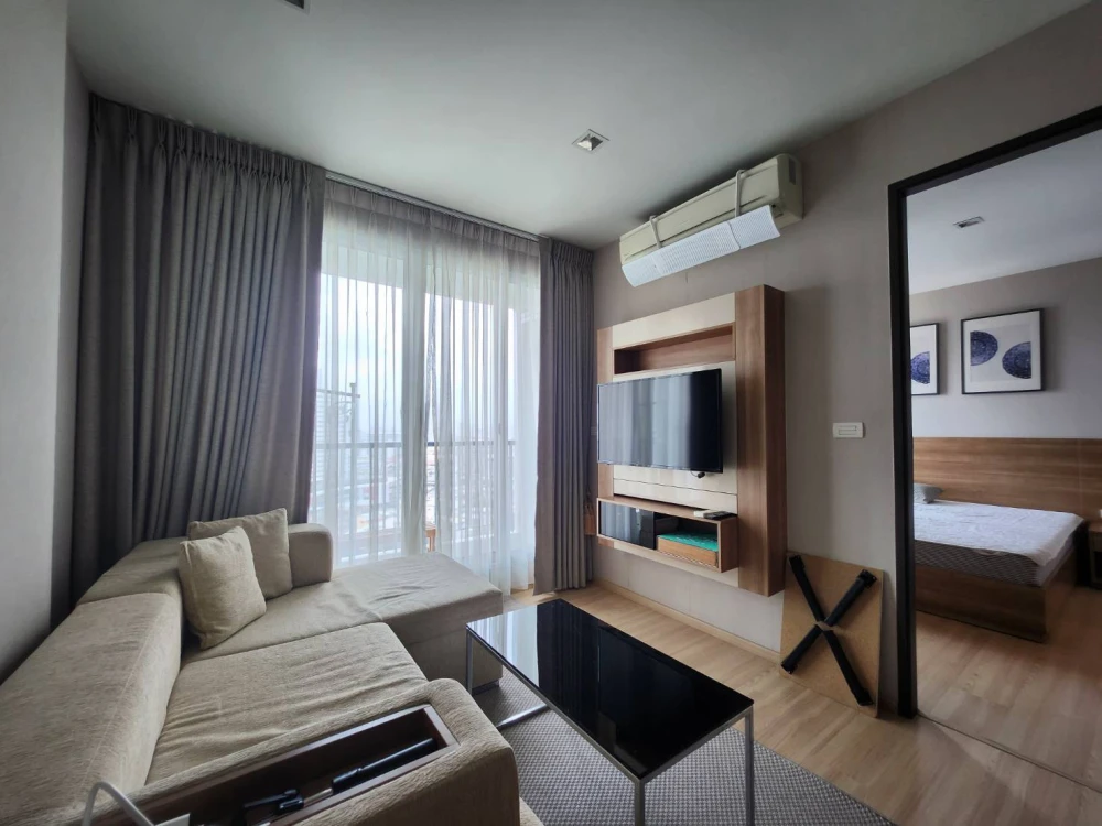 Rhythm Sathorn condo for rent, 17th floor, fully furnished. Book now, don't miss out!