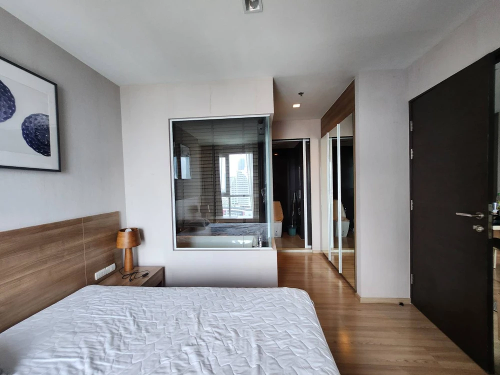 Rhythm Sathorn condo for rent, 17th floor, fully furnished. Book now, don't miss out!