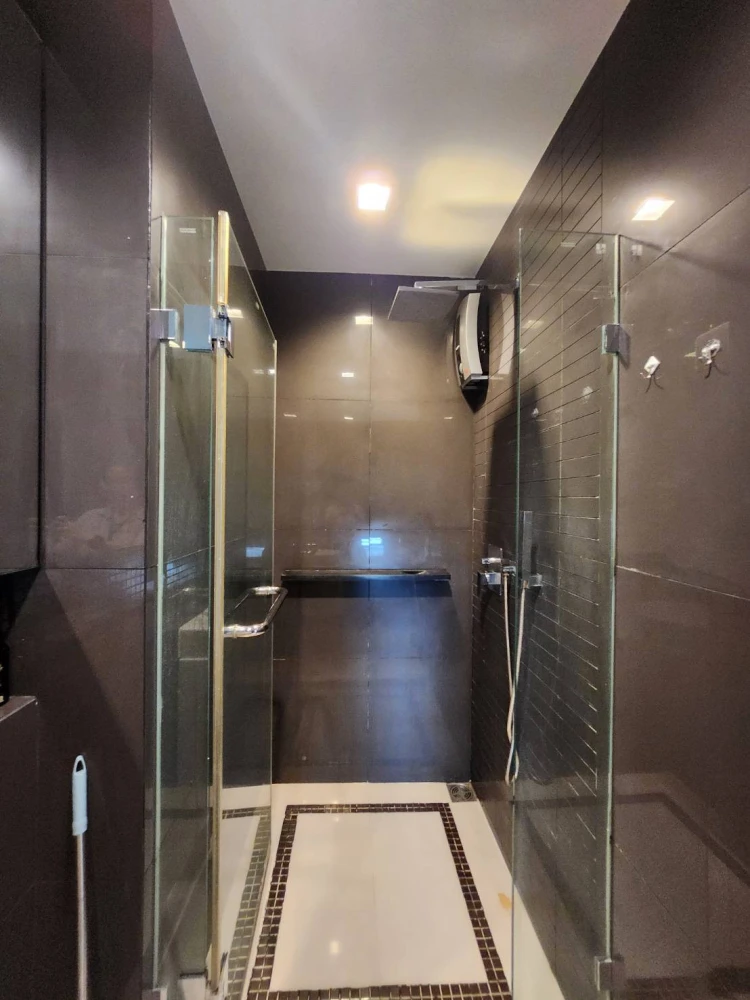 Rhythm Sathorn condo for rent, 17th floor, fully furnished. Book now, don't miss out!