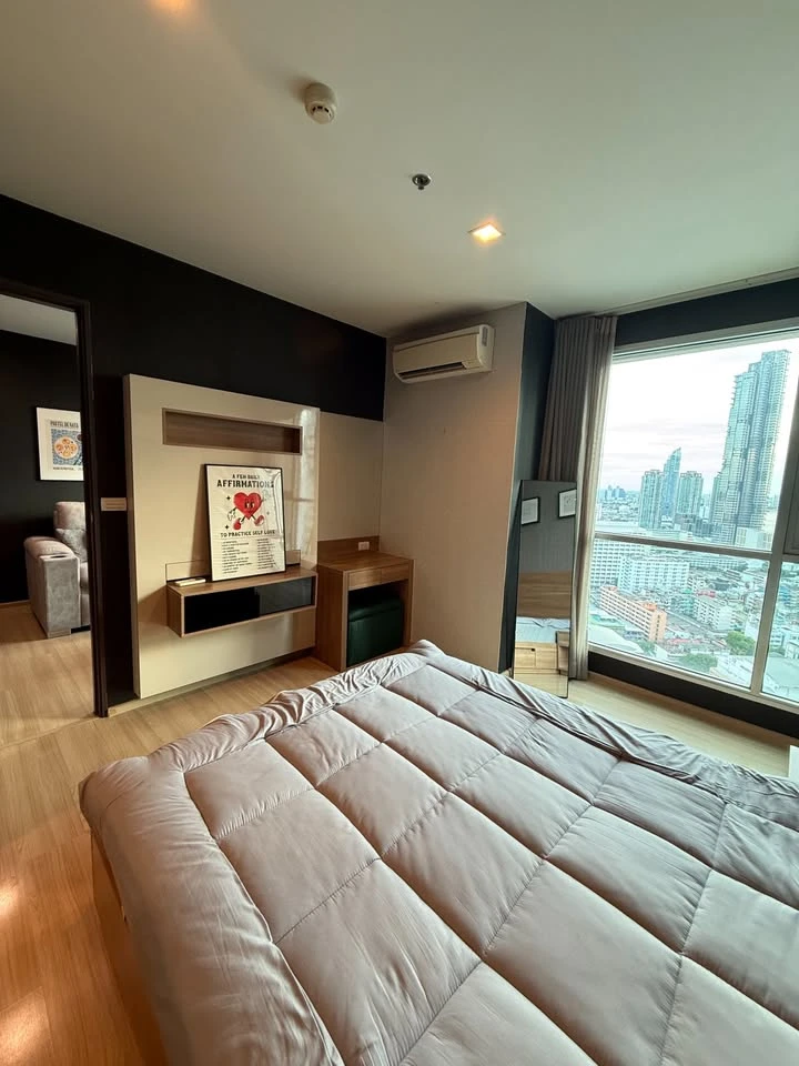 For rent: RHYTHM SATHORN, 29th floor, very high floor, river view, fully furnished. Just bring your belongings and move in.